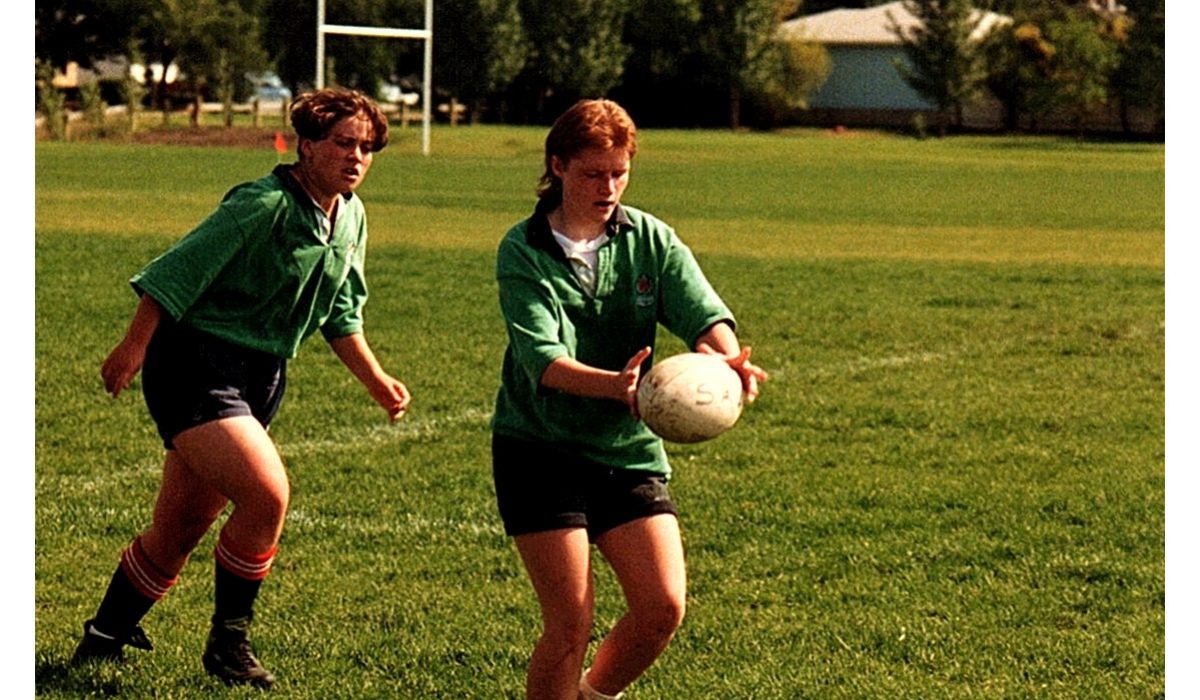 Image 0158(sask women, kick)